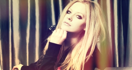 Avril Lavigne újabb titkokat osztott meg esküvőjéről