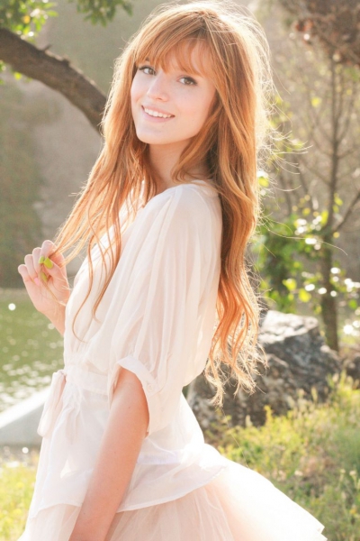 Bella Thorne: „A mosoly egyenlő a szépséggel”