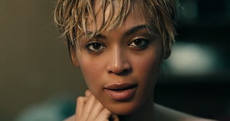 Beyoncé: „A tökéletesség felé taszítják a nőket”