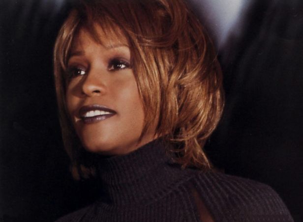 Whitney Houston exférje is részt vehet a temetésen