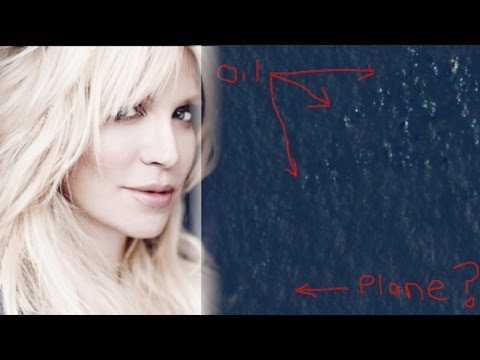 Courtney Love megoldotta az eltűnt repülőgép rejtélyét