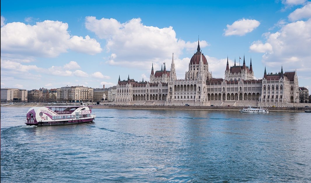 Csodáld meg Budapest legszebb panorámáját sétahajós városnézéssel!