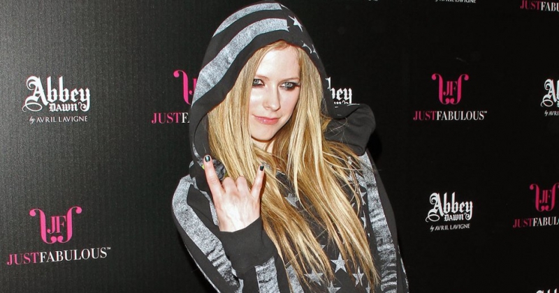 Dalpremier: Avril Lavigne — Rock N' Roll