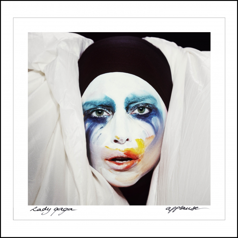 Dalpremier: Lady Gaga — Applause