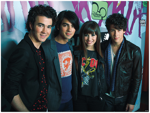 Demi Lovato már várja a Jonas Brothers új albumát