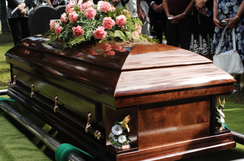Életben találták a nőt 13 nappal a temetés után
