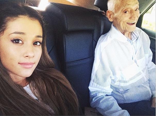 Elhunyt Ariana Grande nagyapja