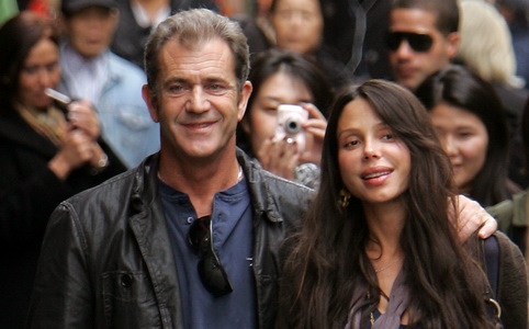 Halálosan megfenyegették Mel Gibson feleségét
