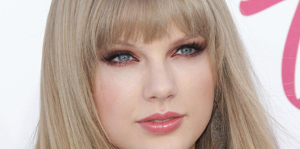 Hűtlenséggel vádolják Taylor Swiftet