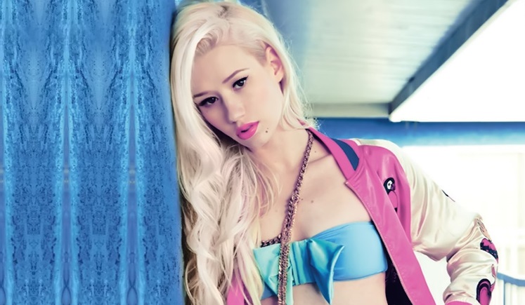 Iggy Azalea ismét plasztikáztatott