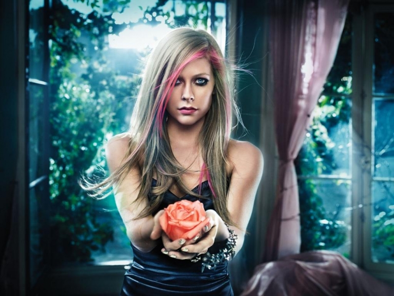 Megérkezett Avril Lavigne új  illata