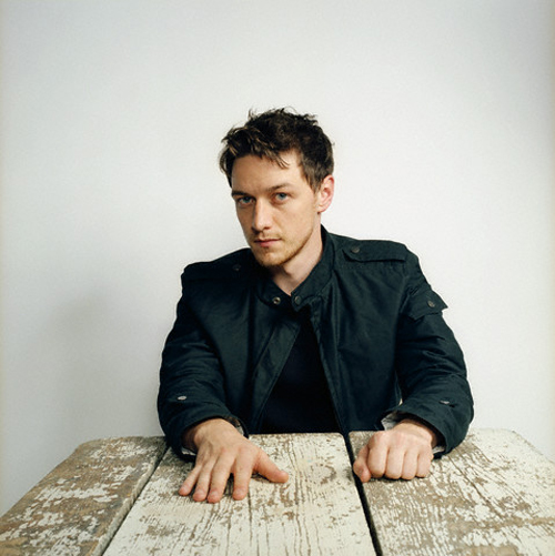 James McAvoy mint milliárdos vezérigazgató?