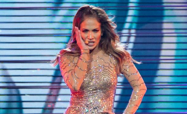 Jennifer Lopez sírásban tört ki a színpadon