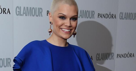 Jessie J gyerekeket akar