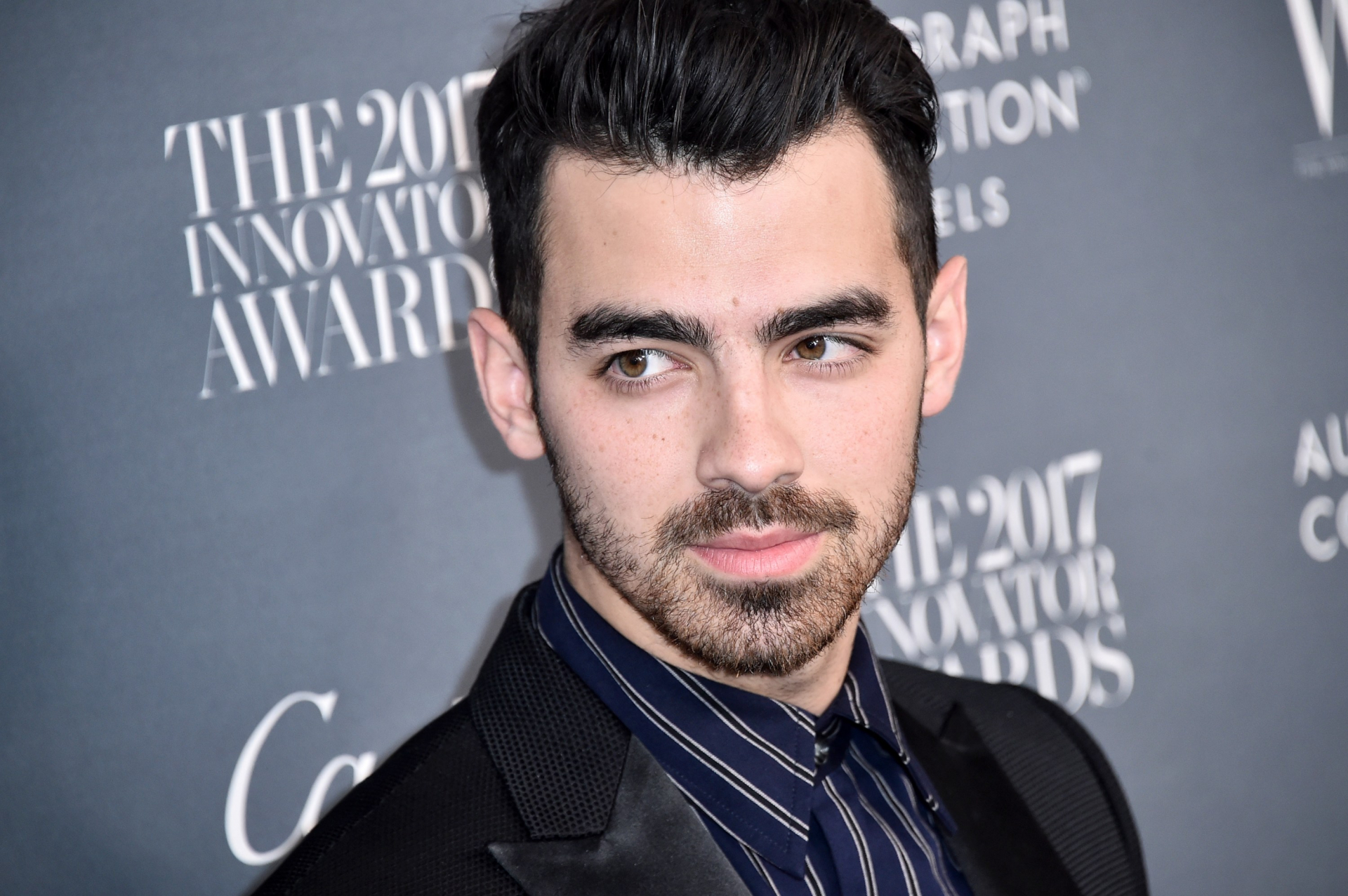 Joe Jonas a koncertjén reagált a válásával kapcsolatos pletykákra