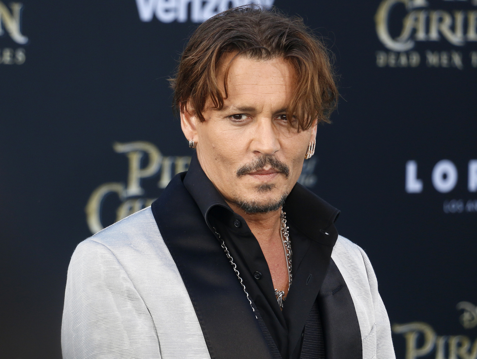 Johnny Depp titokban Jack Sparrow kapitányként jelent meg Disneylandben?