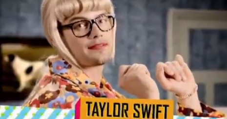 Josh Duhamel kiparodizálta Taylor Swiftet