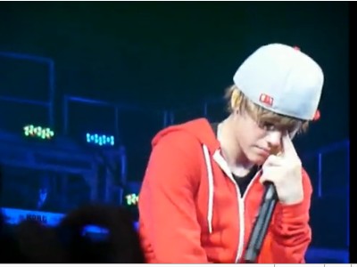 Justin Bieber elsírta magát!