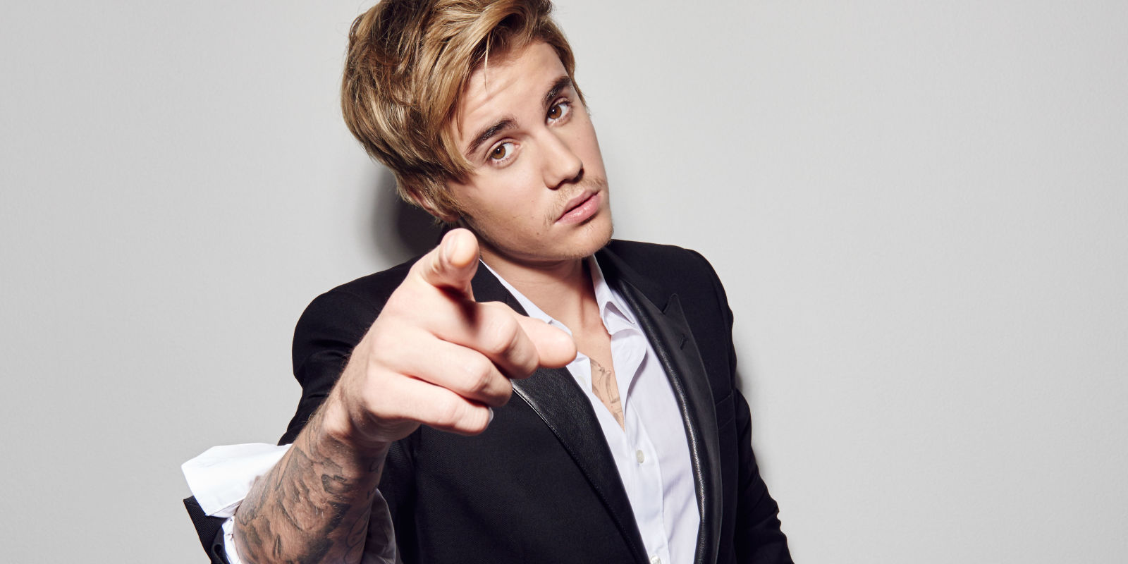 Justin Bieber megalázta egy rajongóját – videó