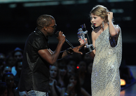 Kanye bocsánatot kért Taylortól