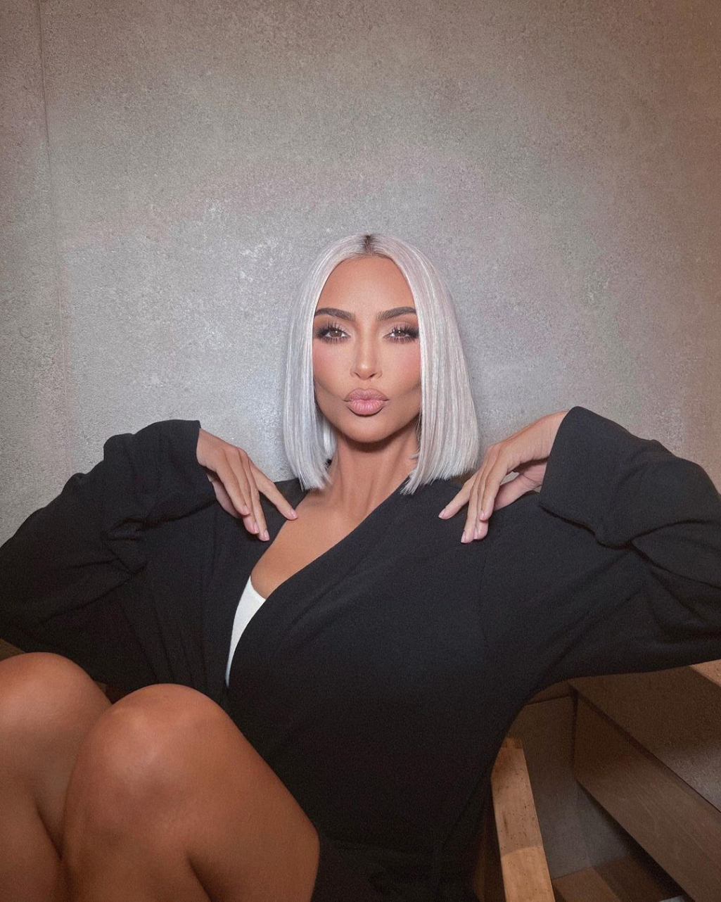 Kanye West meztelen képeket mutogatott Kim Kardashianról az alkalmazottainak