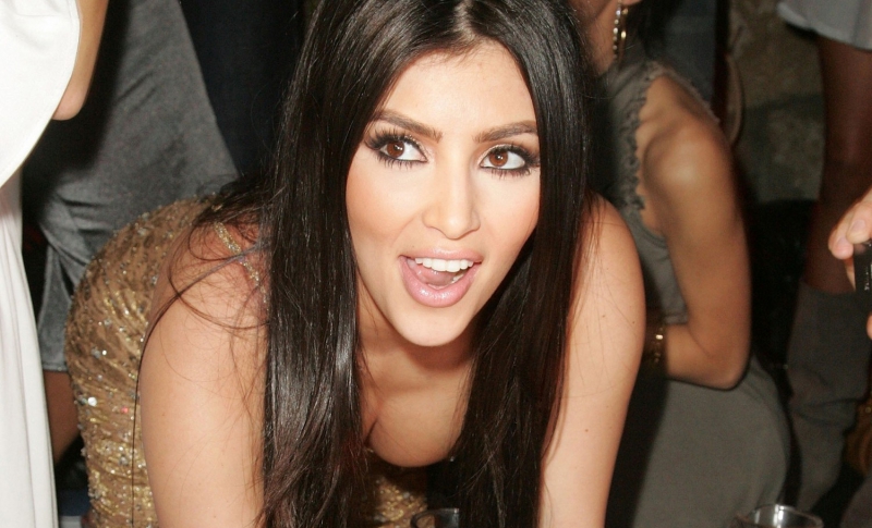 Kim Kardashian hatalmas fenékkel pózol a Paper címlapján