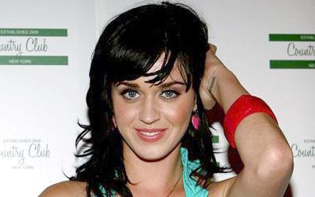 Katy Perry átfestette a haját