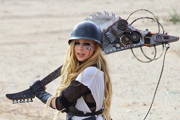 Klippremier: Avril Lavigne - Rock N' Roll