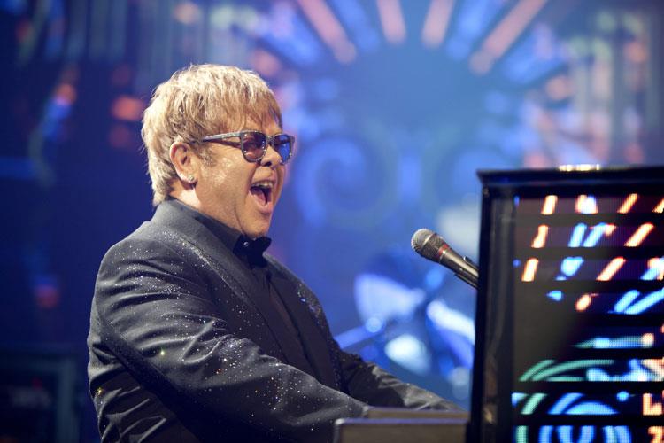 Klippremier: Elton John — Home Again
