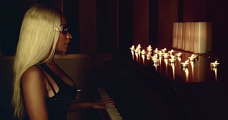 Klippremier: Nicki Minaj — Up In Flames