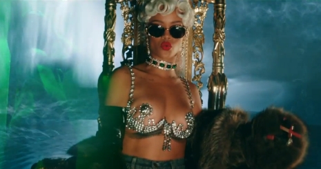 Klippremier: Rihanna — Pour It Up
