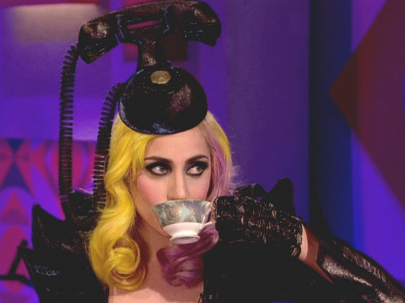 Lady Gaga tea partival ünnepelt
