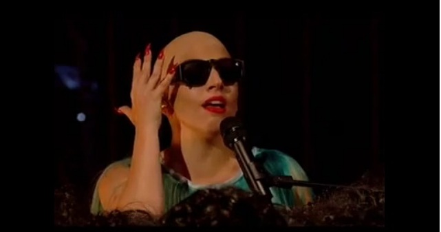 Lady Gaga kopaszon lépett fel