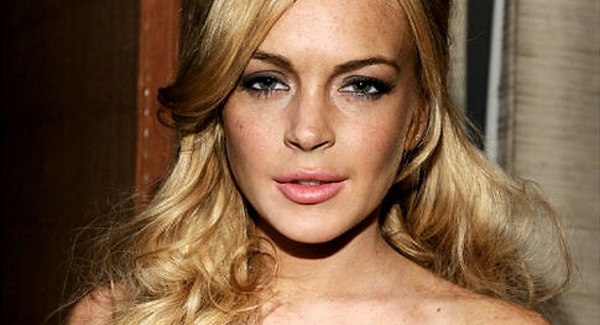 Lindsay Lohanre lecsapott az adóhivatal