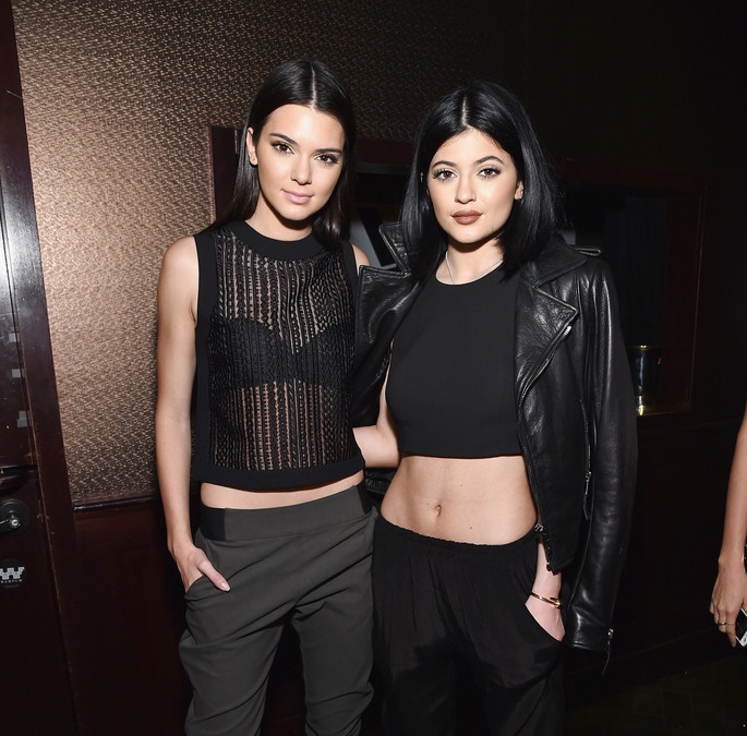 Már kapható Kendall és Kylie Jenner ruhakollekciója