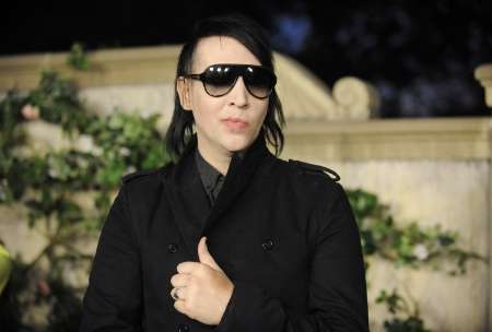 Marilyn Mansont bombatámadással fenyegették
