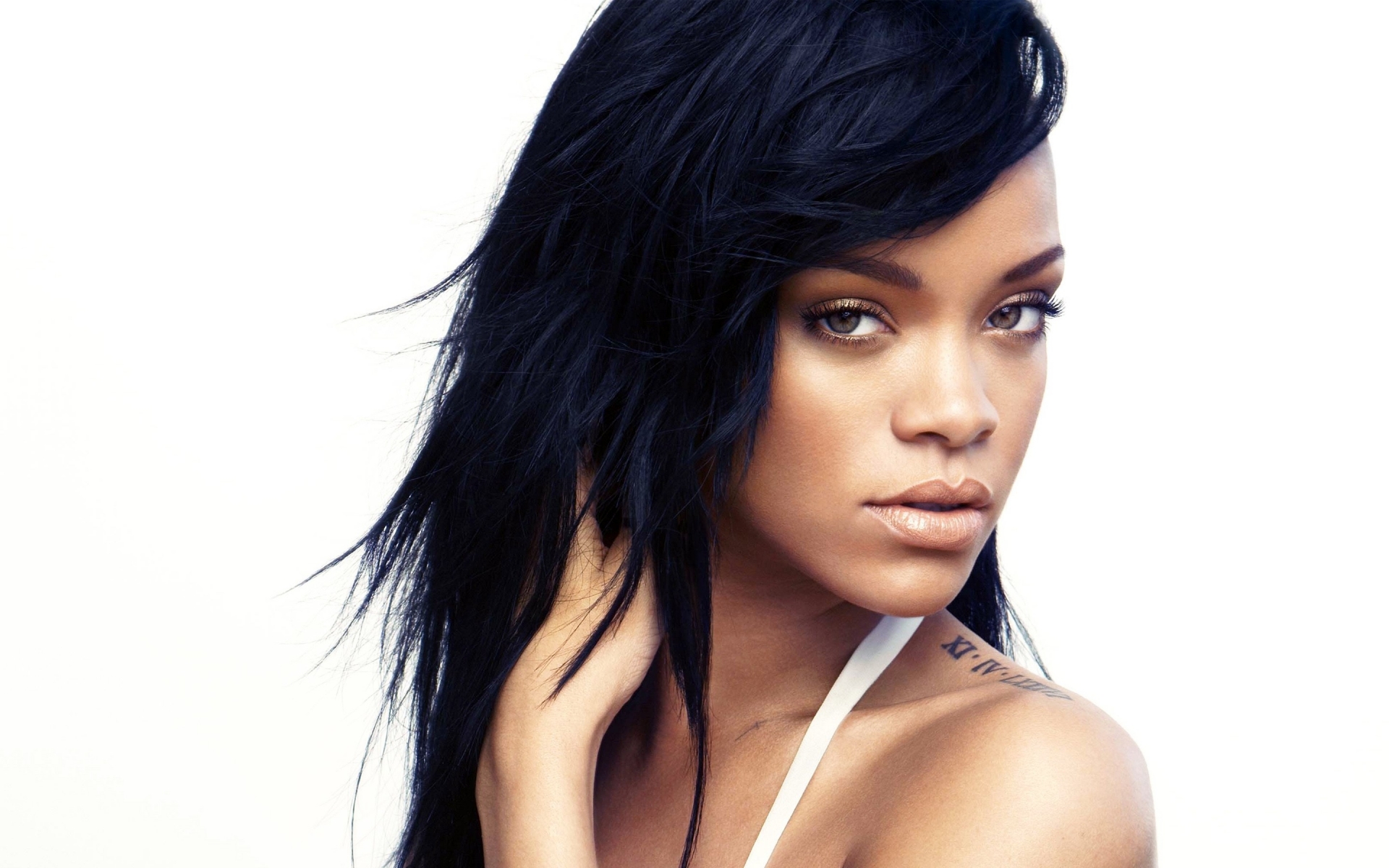 Megérkezett Rihanna várva várt albuma + dalpremier