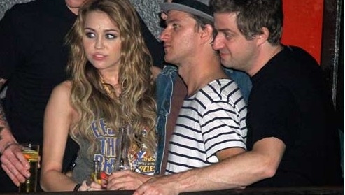 Miley Cyrus alkoholt ivott Madridban
