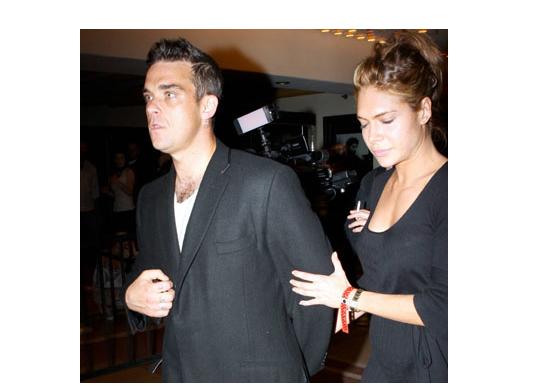 Nem volt terhes Robbie Williams felesége!