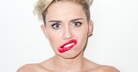 Október 8-án jön Miley új albuma