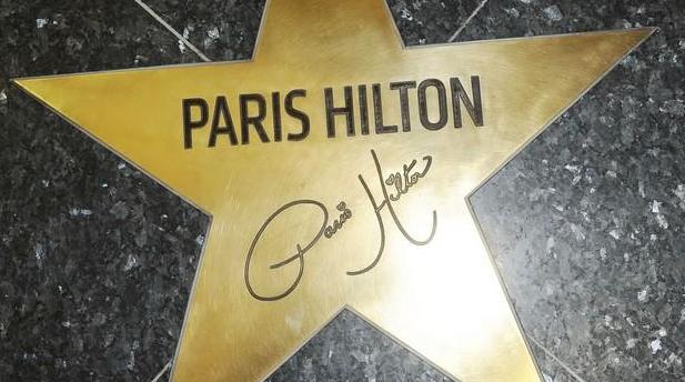 Paris Hilton csillagot kapott
