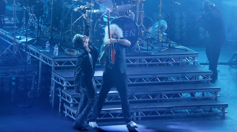 A Queen, Adam Lambert és David Bowie egy színpadon?