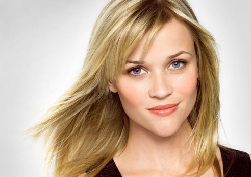 Reese Witherspoon óriási pocakkal mutatkozik