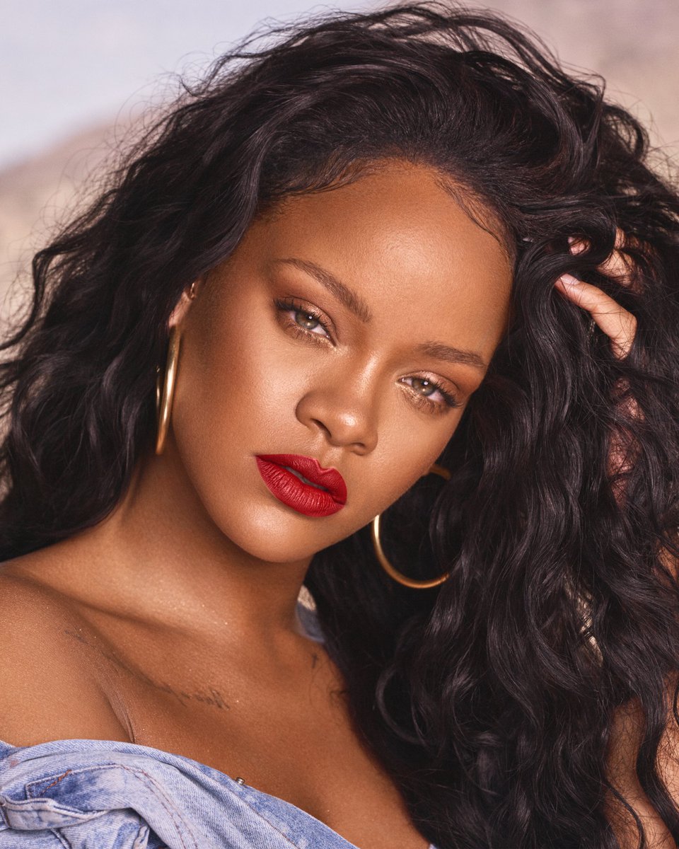Rekordot döntött Rihanna