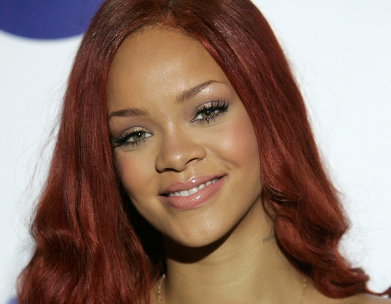 Rihanna lett az Armani új arca