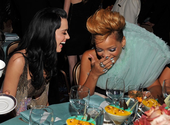 Rihanna nem bírja Katy Perry zenéjét?