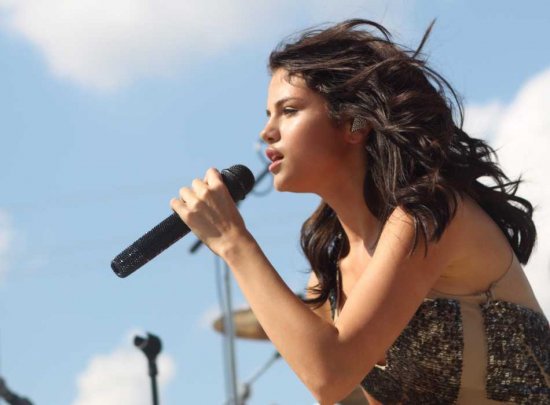 Selena Gomez felhagy az énekléssel