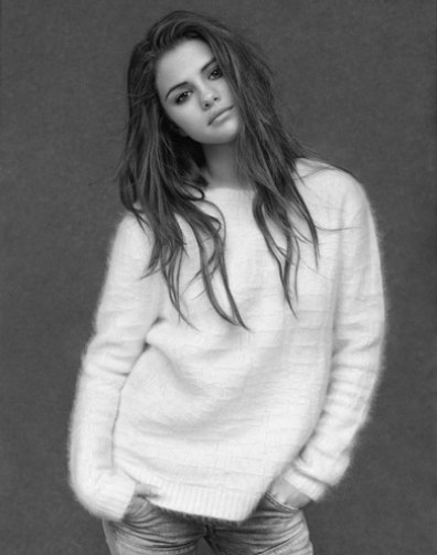Selena Gomez smink nélkül az i-D címlapján