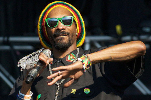 Snoop Dogg Bob Marley-nak képzeli magát