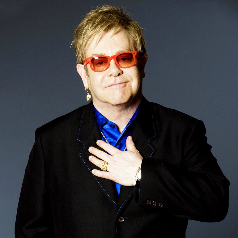 Szexuális zaklatásért pereli egykori testőre Elton Johnt